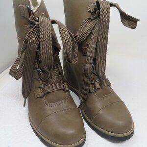 Universal Thread Size 7 No Heel Ankle Boots